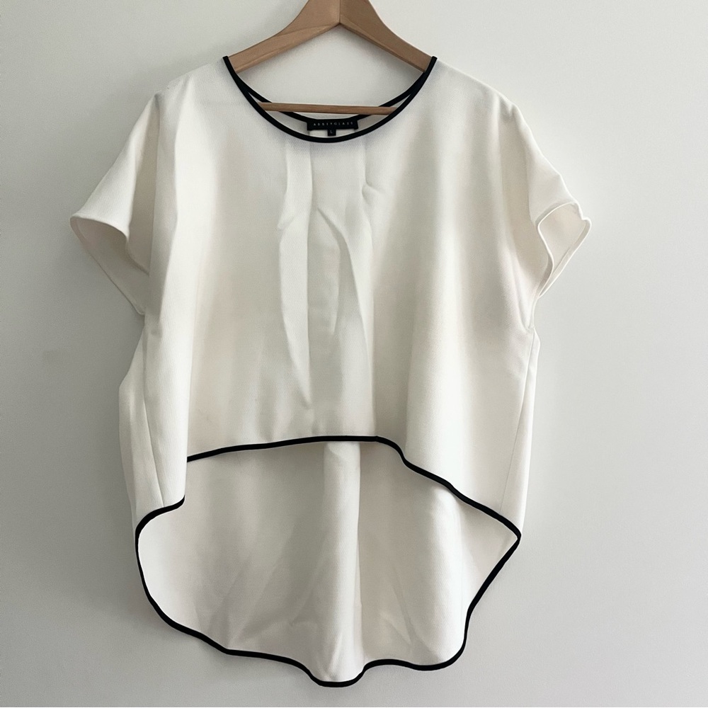 Abbey Glass Hi Lo Hem Blouse Women’s Large White or Cream w Black Trim Short Slv